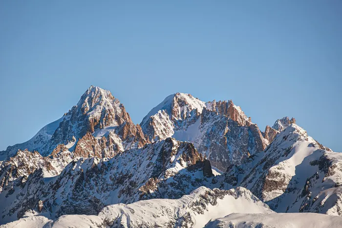 Montagnes enneigées à Samoens